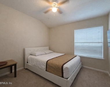 4182 Victoria Lakes Drive W - Photo Thumbnail 16