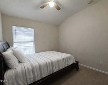 4182 Victoria Lakes Drive W - Photo Thumbnail 15