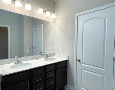 300 Thistleton Way - Photo Thumbnail 11