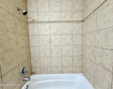 524 17th Avenue N - Photo Thumbnail 21