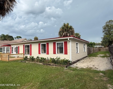 524 17th Avenue N - Photo Thumbnail 2