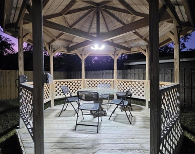 7411 Colony Cove Lane - Photo Thumbnail 18