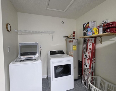 7411 Colony Cove Lane - Photo Thumbnail 21