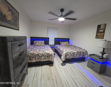 7411 Colony Cove Lane - Photo Thumbnail 8