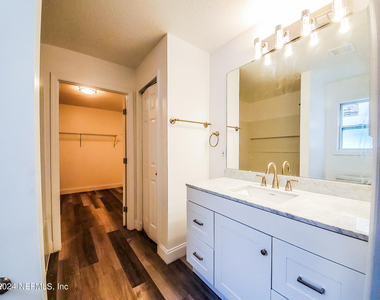 223 Monterey Boulevard - Photo Thumbnail 20