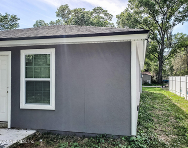 223 Monterey Boulevard - Photo Thumbnail 24