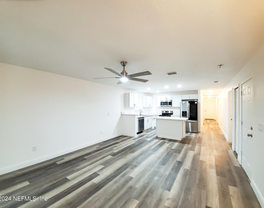 223 Monterey Boulevard - Photo Thumbnail 3