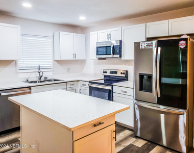 223 Monterey Boulevard - Photo Thumbnail 7