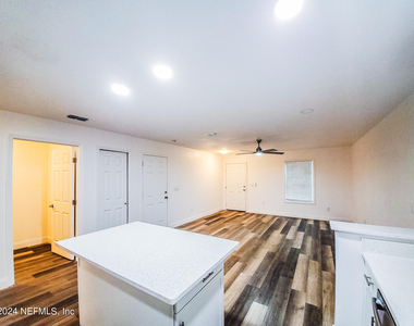 223 Monterey Boulevard - Photo Thumbnail 11