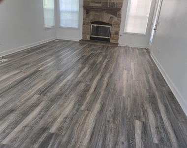 2213 Camden Lane - Photo Thumbnail 2