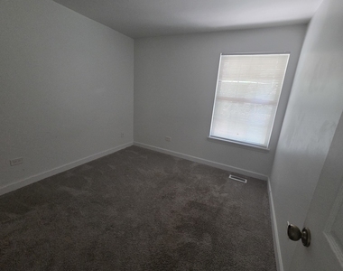 2213 Camden Lane - Photo Thumbnail 6
