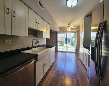 2211 Dorchester Court - Photo Thumbnail 4