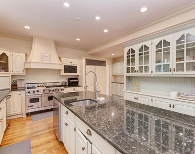 1499 Sheridan Road - Photo Thumbnail 17