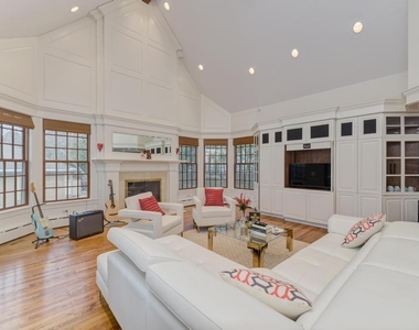 1499 Sheridan Road - Photo Thumbnail 10