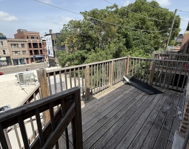 732 W Roscoe Street - Photo Thumbnail 13