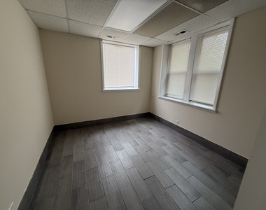 3148 Harlem Avenue - Photo Thumbnail 4
