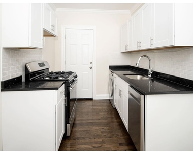 3817 N Greenview Avenue - Photo Thumbnail 3