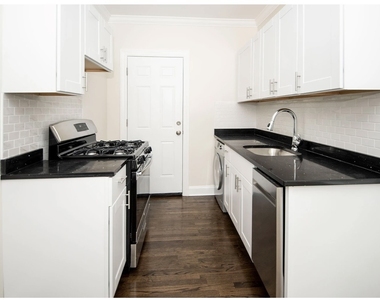 3817 N Greenview Avenue - Photo Thumbnail 2