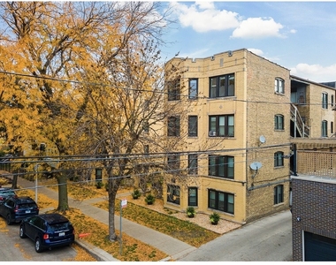 3817 N Greenview Avenue - Photo Thumbnail 1