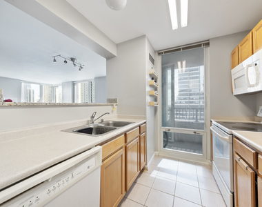 345 N La Salle Street - Photo Thumbnail 2