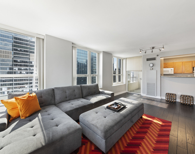 345 N La Salle Street - Photo Thumbnail 9