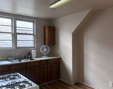 101 E 23rd Street - Photo Thumbnail 5
