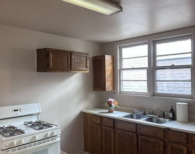 101 E 23rd Street - Photo Thumbnail 4