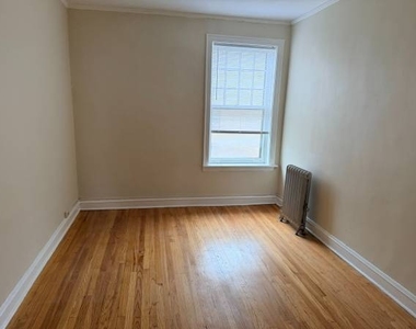 909 Sherman Avenue - Photo Thumbnail 3