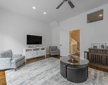 419 W Grand Avenue - Photo Thumbnail 22