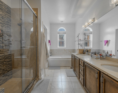 419 W Grand Avenue - Photo Thumbnail 17