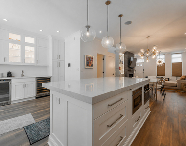 419 W Grand Avenue - Photo Thumbnail 8