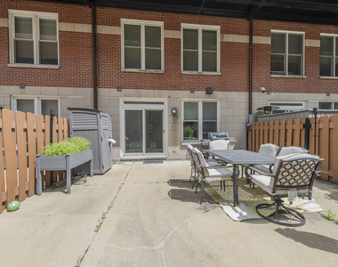 419 W Grand Avenue - Photo Thumbnail 13