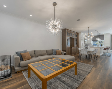 419 W Grand Avenue - Photo Thumbnail 1