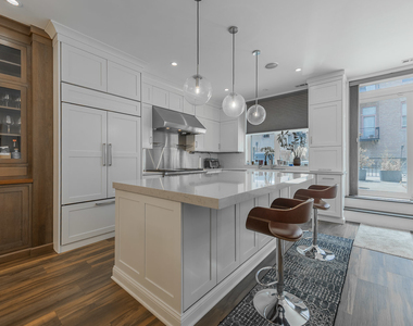419 W Grand Avenue - Photo Thumbnail 6