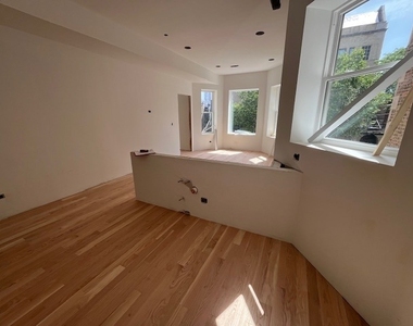 3726 N Racine Avenue - Photo Thumbnail 8