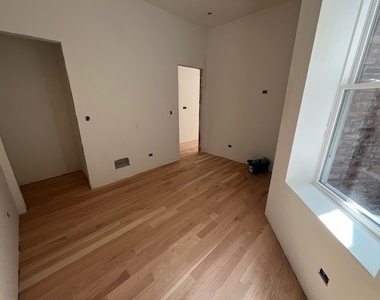 3726 N Racine Avenue - Photo Thumbnail 12