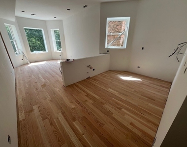 3726 N Racine Avenue - Photo Thumbnail 4