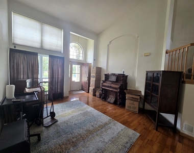 2800 E Bridleway Court - Photo Thumbnail 2