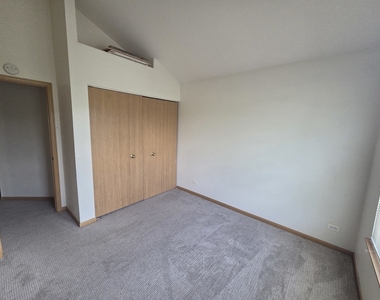 2800 E Bridleway Court - Photo Thumbnail 8