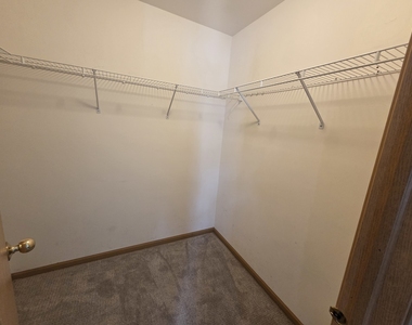 2800 E Bridleway Court - Photo Thumbnail 11