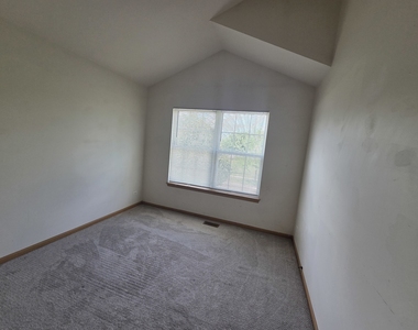 2800 E Bridleway Court - Photo Thumbnail 9