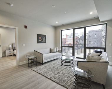 451 E Pershing Avenue - Photo Thumbnail 2