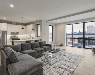 451 E Pershing Avenue - Photo Thumbnail 5