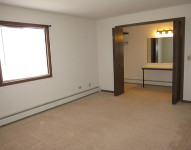 428 Cavalier Court - Photo Thumbnail 6
