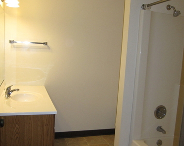428 Cavalier Court - Photo Thumbnail 8
