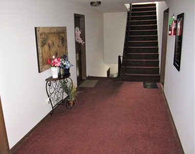 428 Cavalier Court - Photo Thumbnail 1