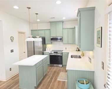 2281 Attewood Drive - Photo Thumbnail 10
