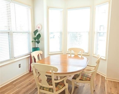 2281 Attewood Drive - Photo Thumbnail 8