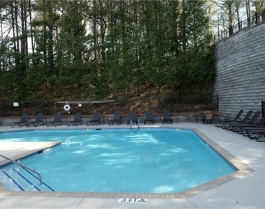 2281 Attewood Drive - Photo Thumbnail 32