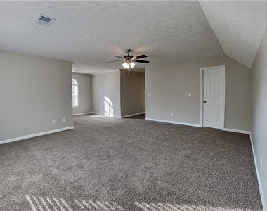 7240 Coral Lake Drive - Photo Thumbnail 9